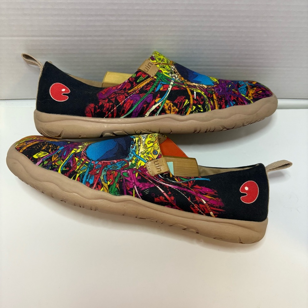 UIN Shoes - Picture 6 of 8